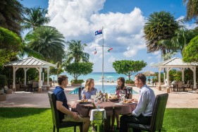 Cayman's Lunch Scene