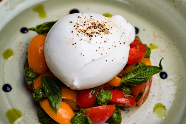  Andiamo Cayman Food Dish 